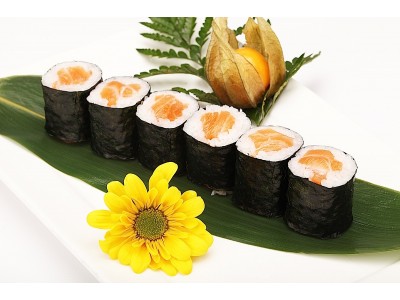 SALMON ROLL